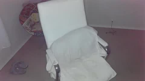 Snapshot of violet_winter97 chatting on 01/08/25, 04:23 violet_winter97 online show from 01/08/25, 04:23