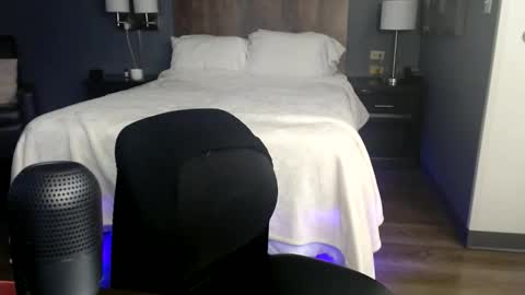 Snapshot of violet_winter97 chatting on 03/16/26, 06:45 violet_winter97 online show from 03/16/26, 06:45