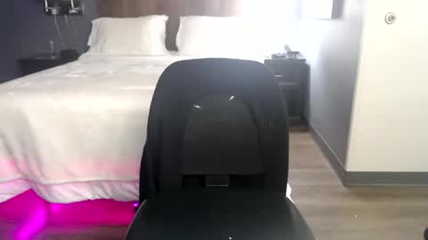 Snapshot of violet_winter97 chatting on 03/18/26, 05:38 violet_winter97 online show from 03/18/26, 05:38