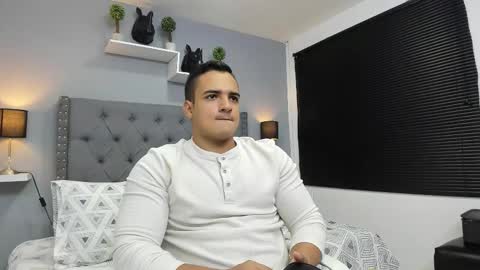 VIOLETA AND MAXX online show from 10/15/25, 02:55