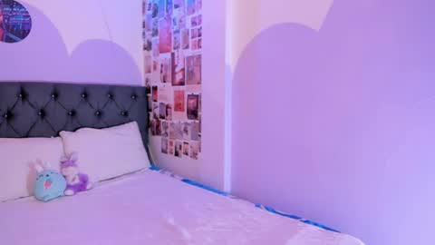 Snapshot of violeta_blaze1 chatting on 05/21/26, 10:00 Violeta online show from 05/21/26, 10:00