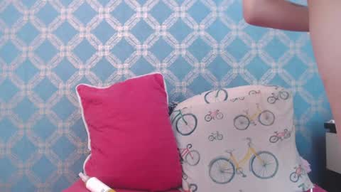 Snapshot of violeta_cute18 chatting on 01/23/25, 07:07 Violeta online show from 01/23/25, 07:07