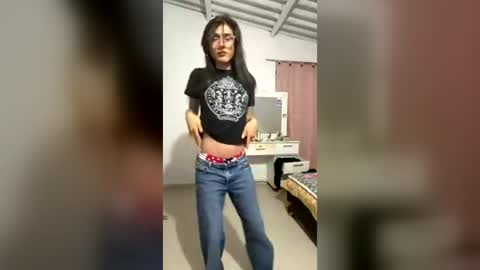 Snapshot of violeta_foxz chatting on 06/12/26, 04:44 Violeta online show from 06/12/26, 04:44