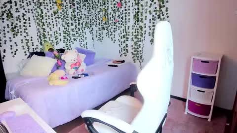 Violeta online show from 12/04/24, 02:26