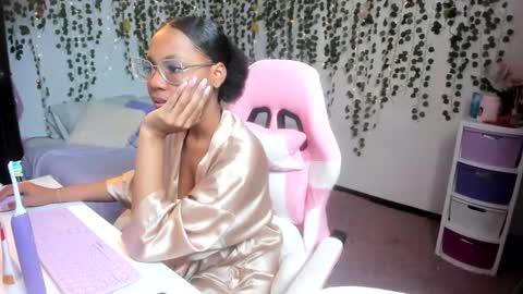 Violeta online show from 09/19/25, 03:13