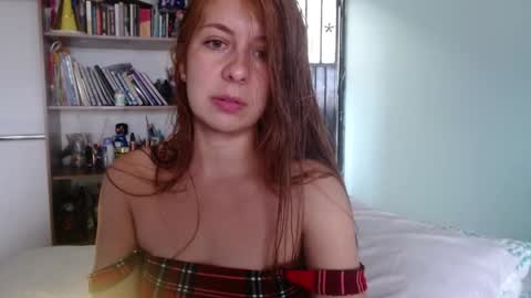 Snapshot of violeta_peter69 chatting on 03/25/26, 11:44 Violeta Peter online show from 03/25/26, 11:44