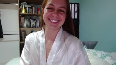 Snapshot of violeta_peter69 chatting on 04/04/26, 10:29 Violeta Peter online show from 04/04/26, 10:29