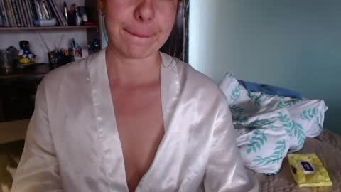 Snapshot of violeta_peter69 chatting on 05/12/26, 09:23 Violeta Peter online show from 05/12/26, 09:23
