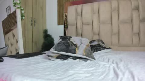 Snapshot of violeta_rosex chatting on 04/19/26, 01:16 violeta_rosex online show from 04/19/26, 01:16