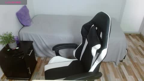 violeta online show from 12/15/25, 03:27