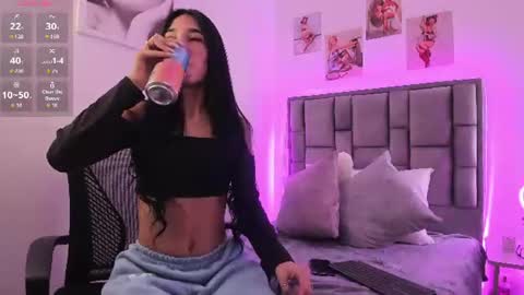Snapshot of violeta_velvet_ chatting on 06/19/26, 12:53 online show from 06/19/26, 12:53