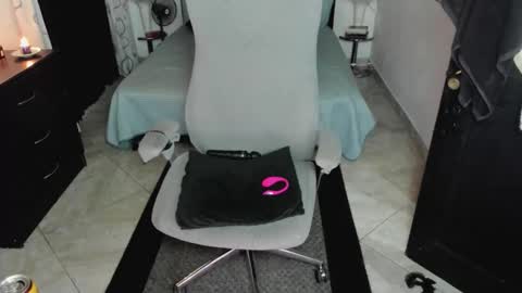 Snapshot of violetacrow chatting on 03/31/26, 02:35 Violeta online show from 03/31/26, 02:35