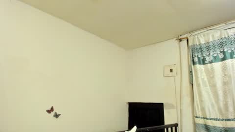 Snapshot of violetalee chatting on 02/25/25, 05:30 Jimena online show from 02/25/25, 05:30