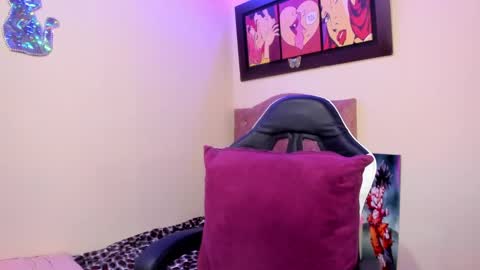 Snapshot of violetalee chatting on 03/04/25, 05:56 Jimena online show from 03/04/25, 05:56