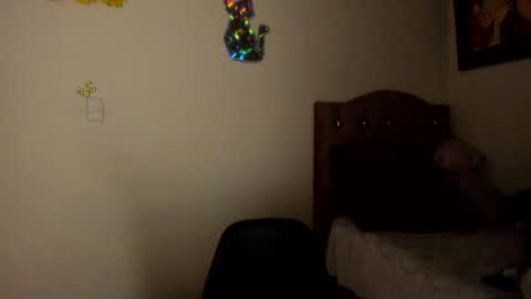 Snapshot of violetalee chatting on 09/18/25, 01:18 Jimena online show from 09/18/25, 01:18