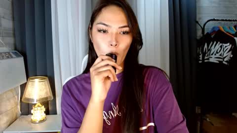 Snapshot of violetasha chatting on 09/19/25, 06:37 violet online show from 09/19/25, 06:37