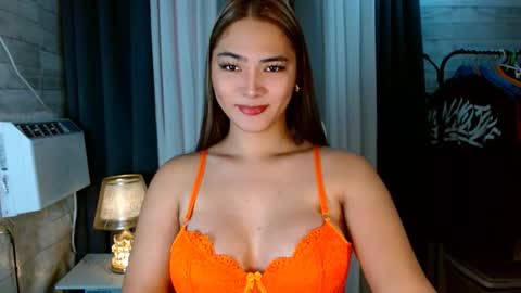 Snapshot of violetasha chatting on 11/23/25, 12:54 violet online show from 11/23/25, 12:54