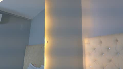 Violet online show from 06/19/26, 02:21