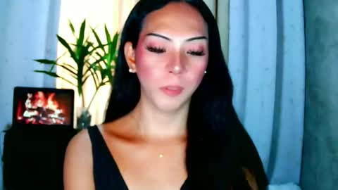 Snapshot of violeterection chatting on 04/25/26, 01:52 JUVY online show from 04/25/26, 01:52