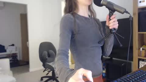 Snapshot of violetfoxy chatting on 03/08/26, 02:04 VioletFoxy online show from 03/08/26, 02:04