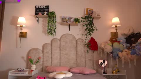 violeth___ online show from 02/18/26, 01:07