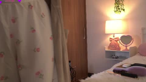 violeth___ online show from 06/19/26, 10:08
