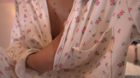 violeth___ online show from 06/22/26, 10:23