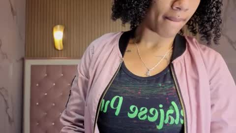 violeth_b online show from 12/18/25, 12:44