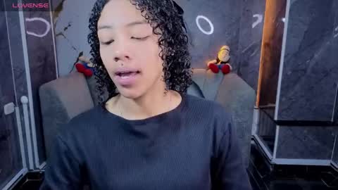 violeth_b online show from 05/05/26, 01:08