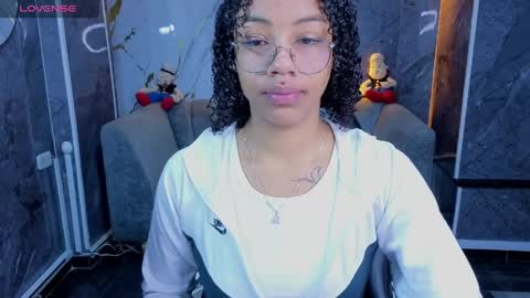 violeth_b online show from 05/27/26, 12:57