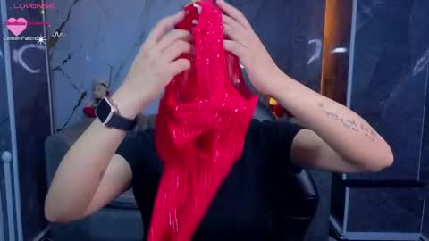 violeth_b online show from 06/05/26, 01:39