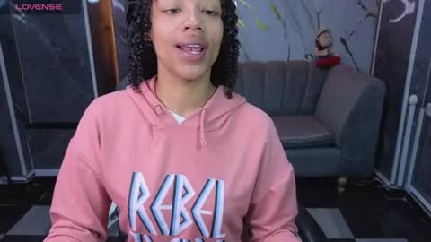 violeth_b online show from 06/23/26, 12:58