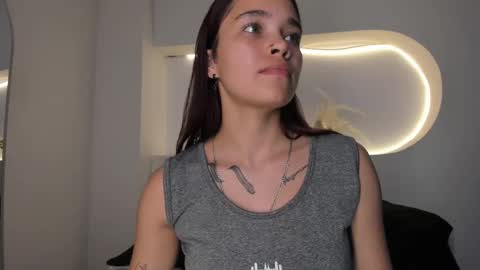 Violeth Hill online show from 02/17/25, 04:09