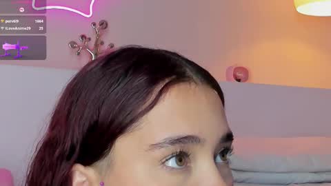 Violeth Hill online show from 03/11/25, 11:15