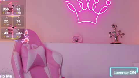 Violeth Hill online show from 11/28/25, 06:10