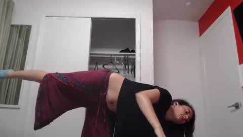 Violet Hooper online show from 02/12/26, 07:14