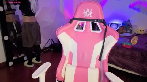   online show from 12/02/25, 12:21