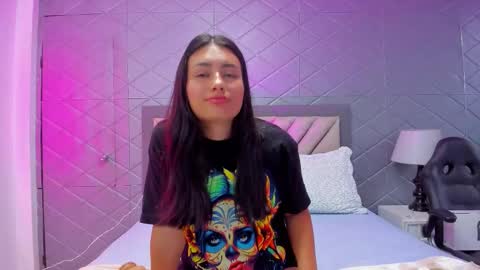 Violet Rousse online show from 12/22/25, 04:59