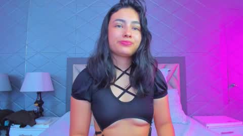 Snapshot of violetrousse chatting on 02/04/26, 05:30 Violet Rousse online show from 02/04/26, 05:30