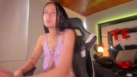 violetskinny online show from 02/17/25, 09:41