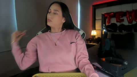 violetskinny online show from 02/19/25, 07:16