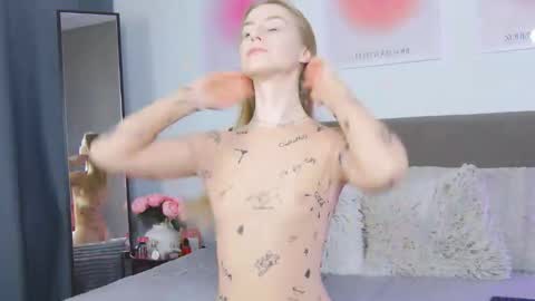 VioletSwone online show from 11/21/25, 06:34