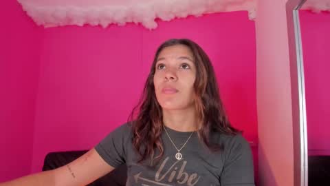 violett_24_ online show from 03/12/25, 12:36