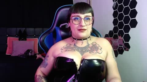 Snapshot of violett_8 chatting on 04/07/26, 09:37 violett_8 online show from 04/07/26, 09:37