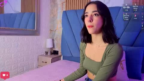 Snapshot of violett__golden chatting on 09/28/25, 07:08 ViolettGolden online show from 09/28/25, 07:08