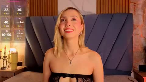 Snapshot of violett__golden chatting on 10/10/25, 11:31 ViolettGolden online show from 10/10/25, 11:31