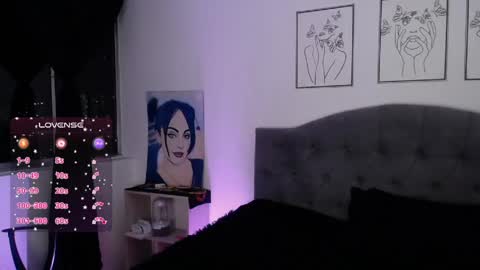violett  Independent model online show from 05/05/26, 02:30