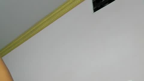 V I O L E T T E  online show from 06/08/26, 04:18