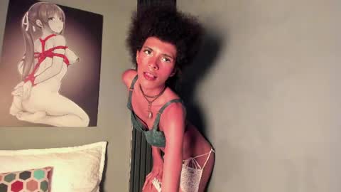 V I O L E T T E  online show from 06/19/26, 05:17