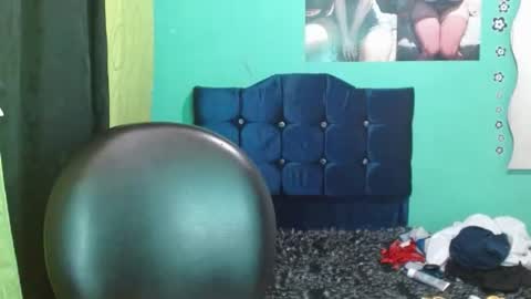 Snapshot of violetta_dreams chatting on 06/13/26, 08:12 violetta_dreams online show from 06/13/26, 08:12